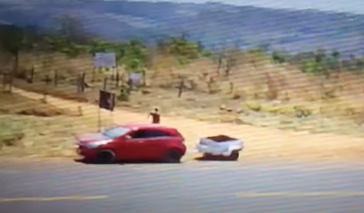 PF apreende carro usado para atear fogo em área de proteção ambiental no DF PF apreende carro usado para atear fogo em área de proteção ambiental no DF