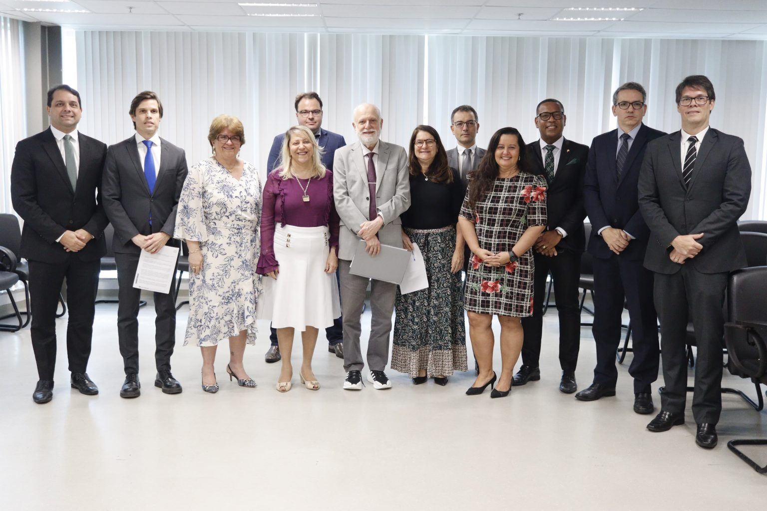 O projeto-piloto seguirá para apreciação na Comissão Permanente de Reforma Judiciária, Administrativa e Regimento Interno