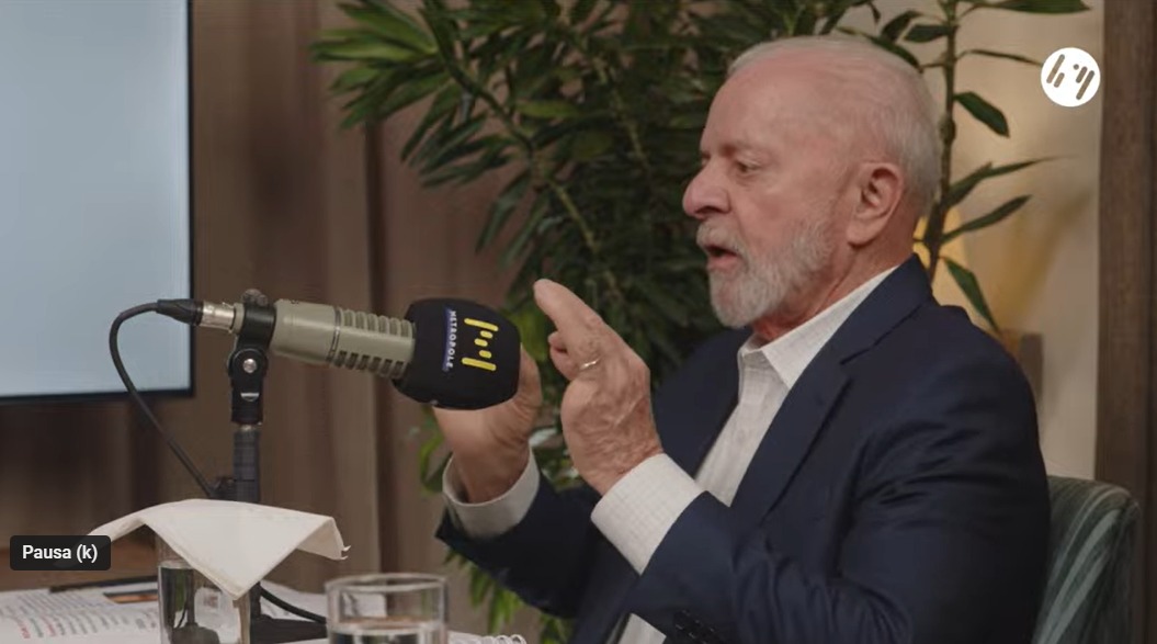 Lula foi entrevistado na rádio Metrópole nesta quinta-feira