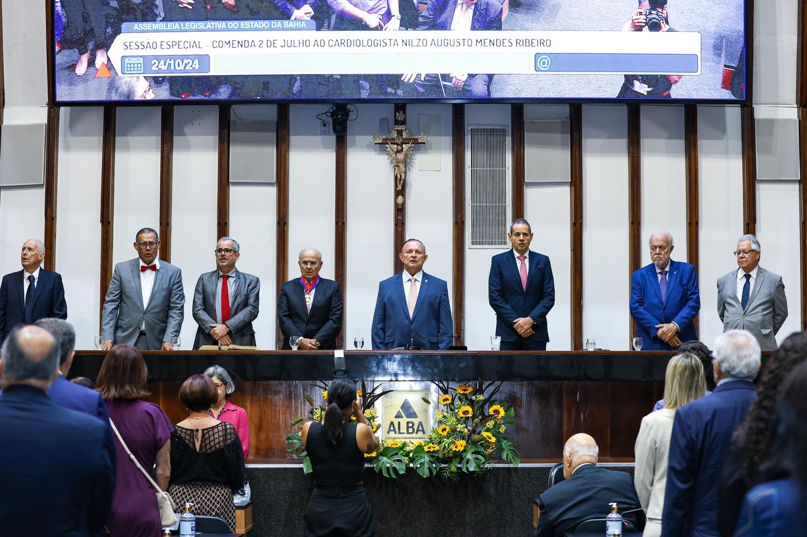 Adolfo Menezes presidiu a solenidade, em homenagem proposta pelo deputado e ex-presidente da Casa Nelson Leal Adolfo Menezes presidiu a solenidade, em homenagem proposta pelo deputado e ex-presidente da Casa Nelson Leal