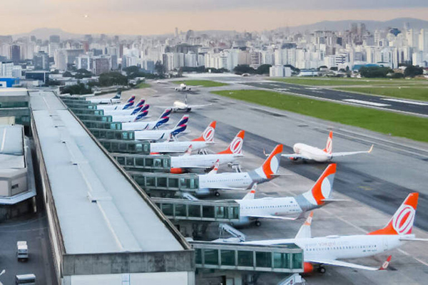 Companhias aéreas têm até 25% da frota parada e dizem que setor vive crise mundial na cadeia de suprimentos Companhias aéreas têm até 25% da frota parada e dizem que setor vive crise mundial na cadeia de suprimentos