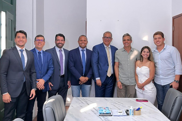 Bancada do União Brasil declara apoio à reeleição de Carlos Muniz à presidência da Câmara de Salvador