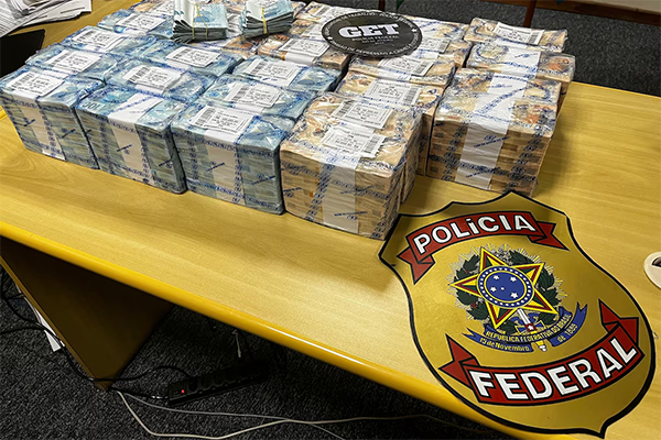 PF apreende quase R$ 2 milhões da compra de votos no Rio