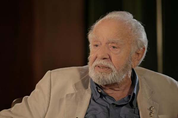 O ator Emiliano Queiroz morreu, aos 88 anos, na manhã desta sexta-feira (4), no Rio de Janeiro O ator Emiliano Queiroz morreu, aos 88 anos, na manhã desta sexta-feira (4), no Rio de Janeiro