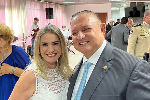Ivana Bastos e Adolfo Menezes