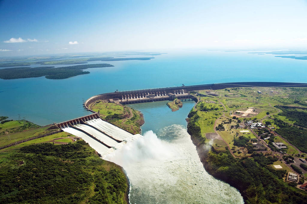 Usina de Itaipu, na fronteira com o Paraguai Usina de Itaipu, na fronteira com o Paraguai