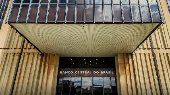 Segundo o BC, há 867 instituições ativas e 80 em processo de adesão Segundo o BC, há 867 instituições ativas e 80 em processo de adesão