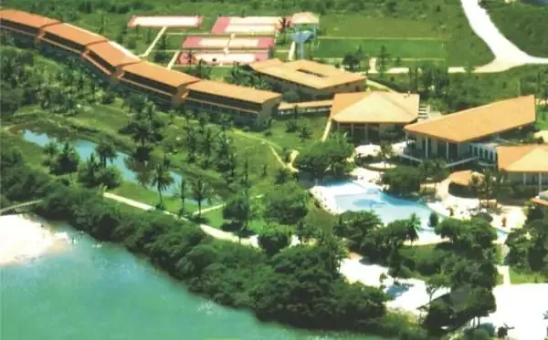 Famoso hotel em Itacimirim é ocupado por invasores