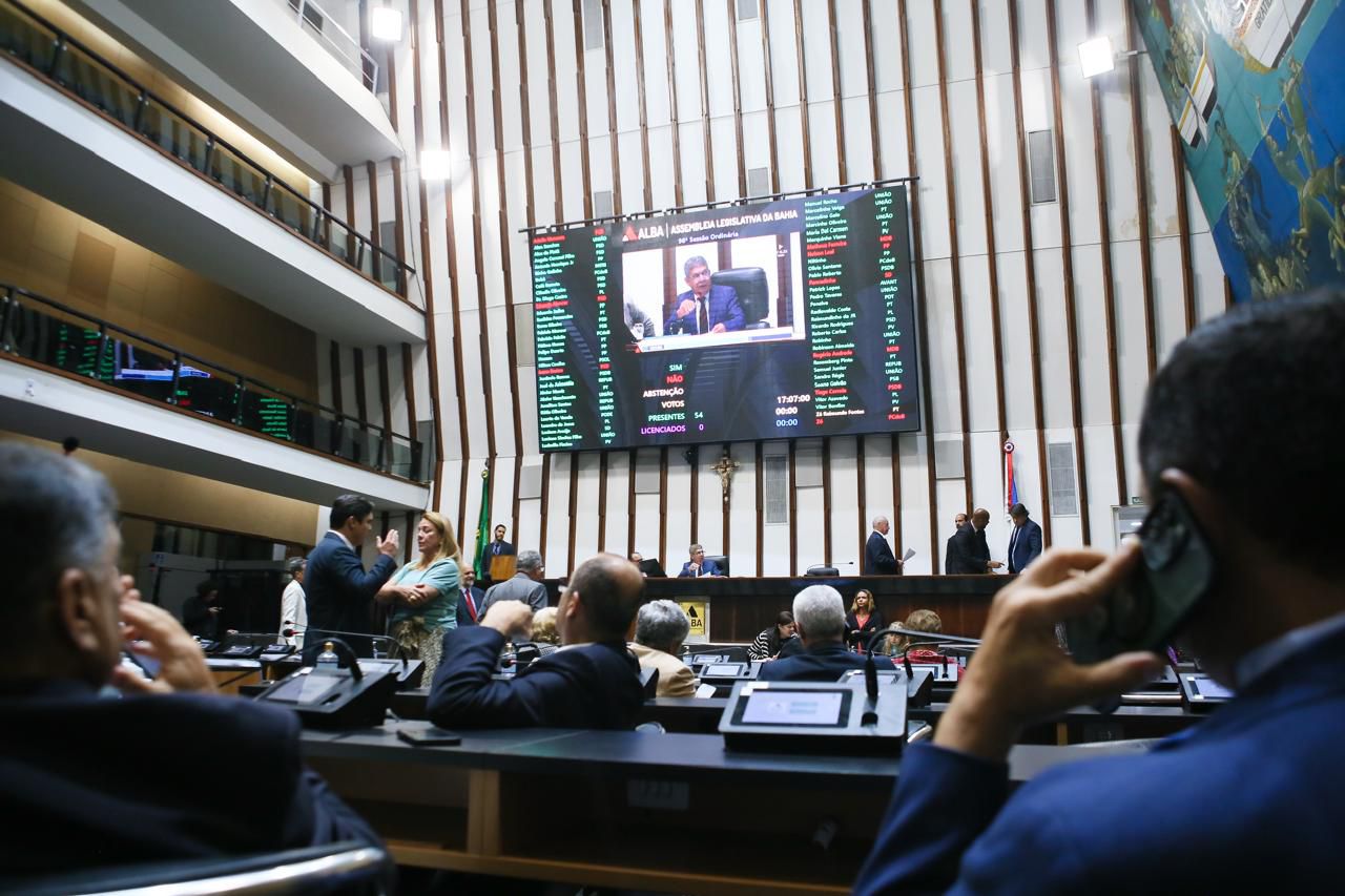 A matéria teve voto contrário da bancada de oposição A matéria teve voto contrário da bancada de oposição