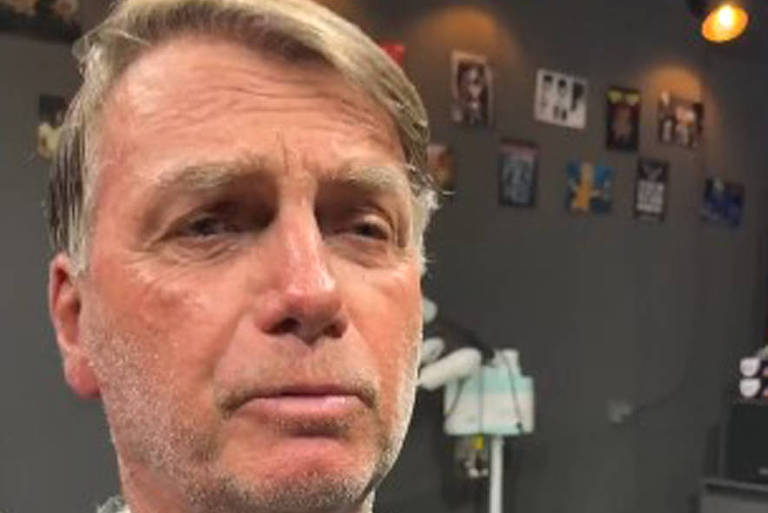 Jair Bolsonaro durante transmissão ao vivo neste sábado, nas redes sociais do ex-ministro Gilson Machado