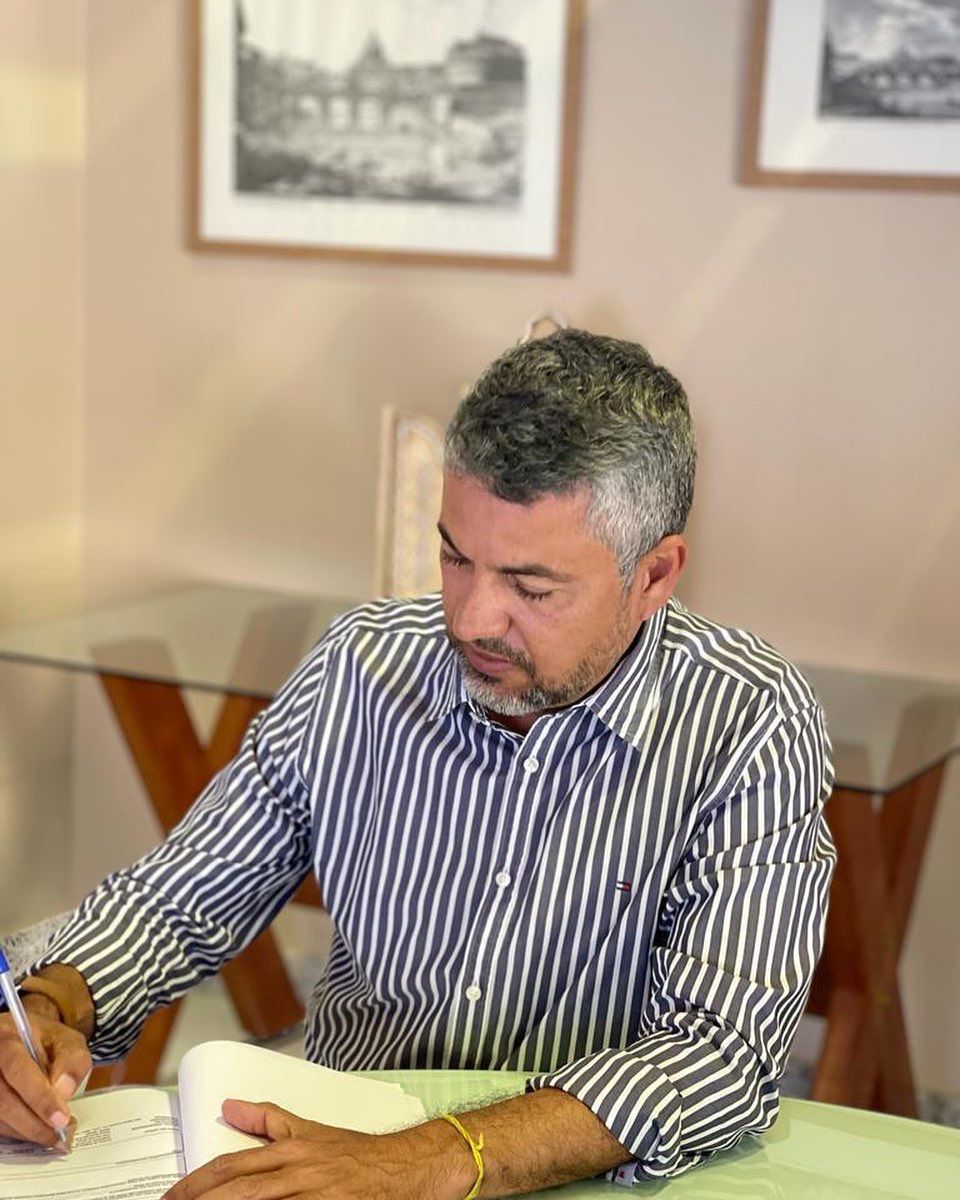 O prefeito de Irecê, Elmo Vaz O prefeito de Irecê, Elmo Vaz