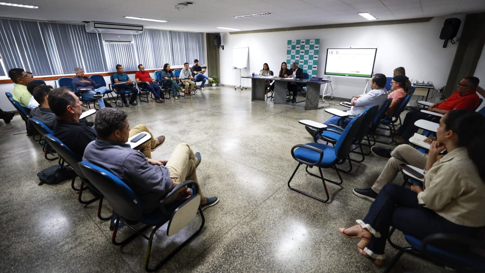 Encontro foi realizado no Instituto Anísio Teixeira (IAT)