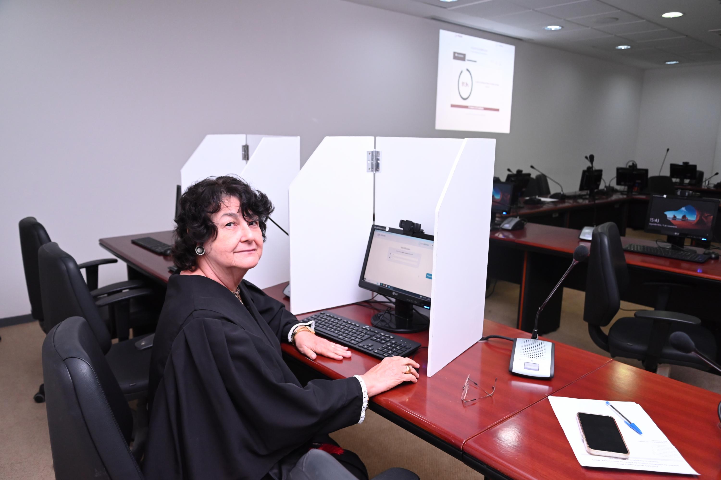 Procuradora de Justiça Elna Leite Ávila Rosa