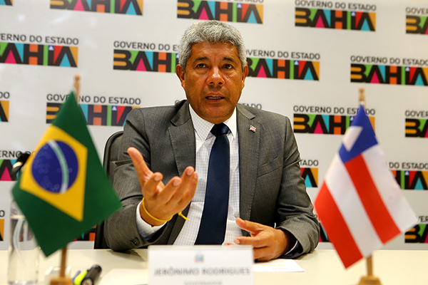O governador Jerônimo Rodrigues