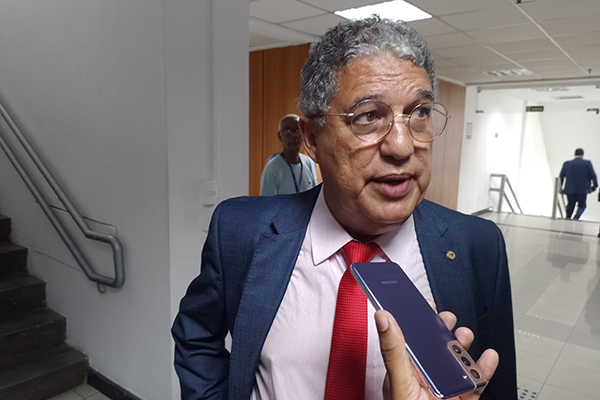 O líder do governo na Assembleia Legislativa da Bahia (AL-BA), Rosemberg Pinto (PT)