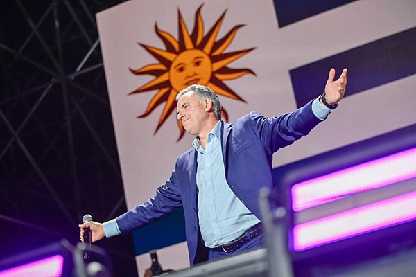 Yamandú Orsi, eleito presidente do Uruguai no domingo (24) Yamandú Orsi, eleito presidente do Uruguai no domingo (24)