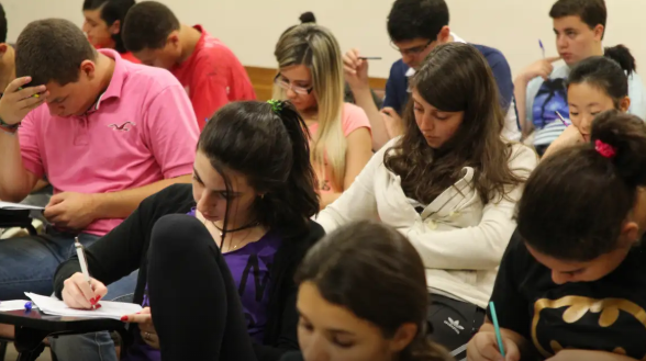 Prova com prêmio de R$ 5 mil para universitários ocorre neste domingo