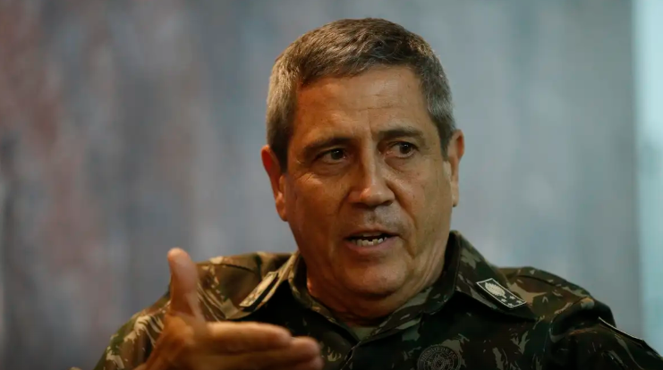  General e ex-ministro ficará detido em unidade do Exército