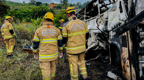 Polícia identifica 26 das 41 vítimas do acidente em Teófilo Otoni