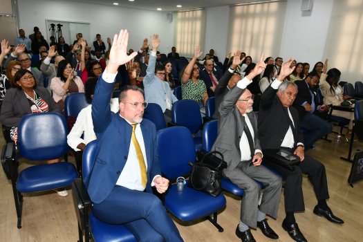 Adotado no Distrito Federal, Espírito Santo, Pará, Piauí e Santa Catarina, iniciativa mantém voto direto da advocacia, mas busca garantir a todos os candidatos as mesmas condições Adotado no Distrito Federal, Espírito Santo, Pará, Piauí e Santa Catarina, iniciativa mantém voto direto da advocacia, mas busca garantir a todos os candidatos as mesmas condições