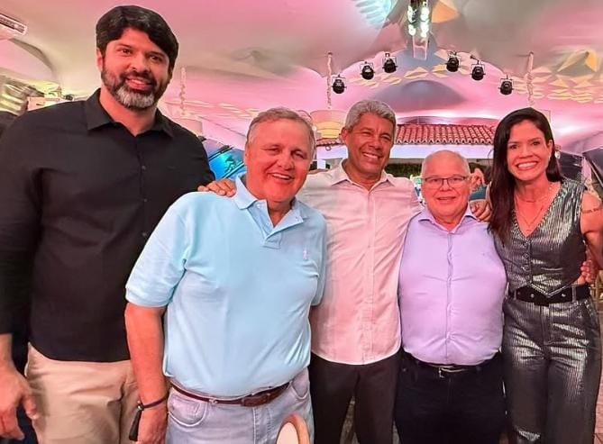 Geddel se declara para Jerônimo após participar de festa de final de ano ao lado do governador Geddel se declara para Jerônimo após participar de festa de final de ano ao lado do governador