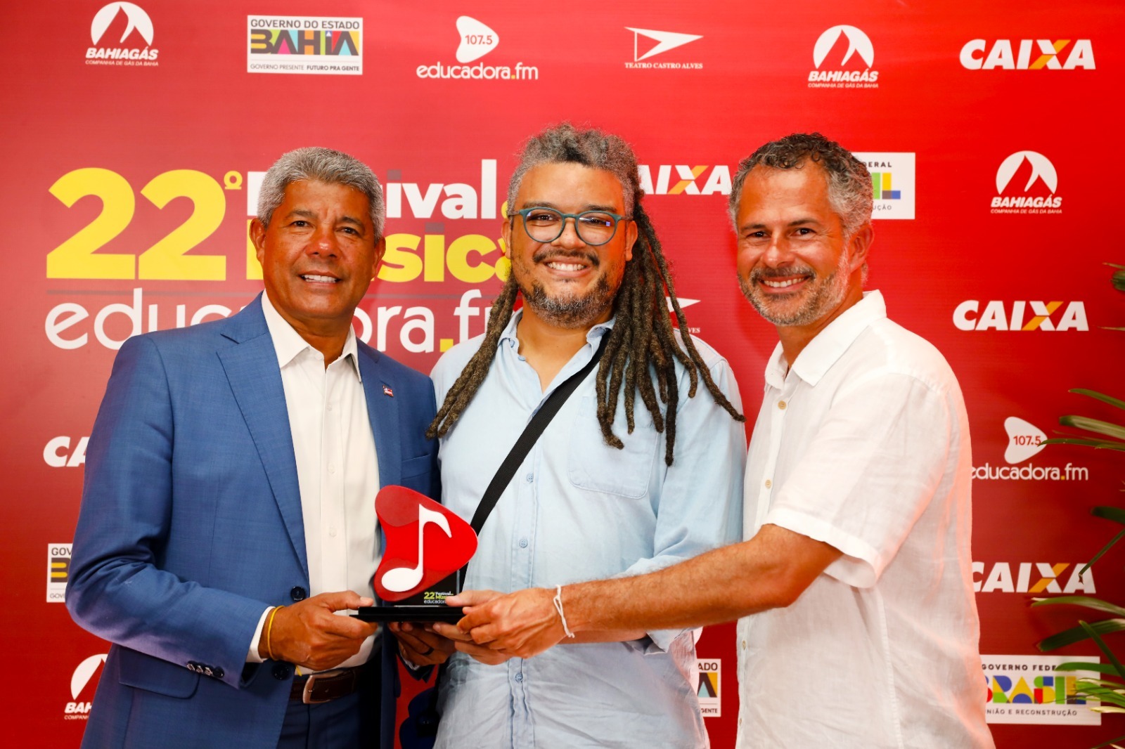 Cerimônia aconteceu neste sábado