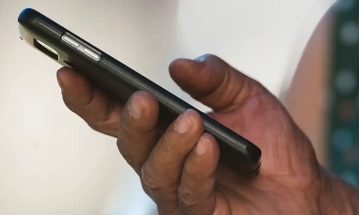 O aplicativo pode ser baixado pelo celular O aplicativo pode ser baixado pelo celular