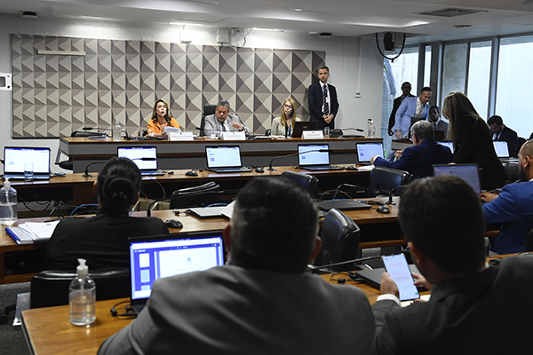 A CPI das Bets é presidida pelo senador Hiran Gonçalves (PP-RR) e tem a senadora Soraya Thronicke (Podemos-MS) como relatora A CPI das Bets é presidida pelo senador Hiran Gonçalves (PP-RR) e tem a senadora Soraya Thronicke (Podemos-MS) como relatora