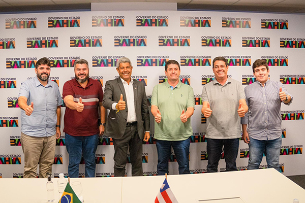 O prefeito eleito de Umburanas, Fabrício Lopes (PRD), oficializou entrada na base do governador Jerônimo Rodrigues (PT) nesta sexta-feira (20) O prefeito eleito de Umburanas, Fabrício Lopes (PRD), oficializou entrada na base do governador Jerônimo Rodrigues (PT) nesta sexta-feira (20)