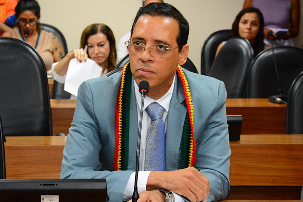 O deputado Hilton Coelho (PSOL)