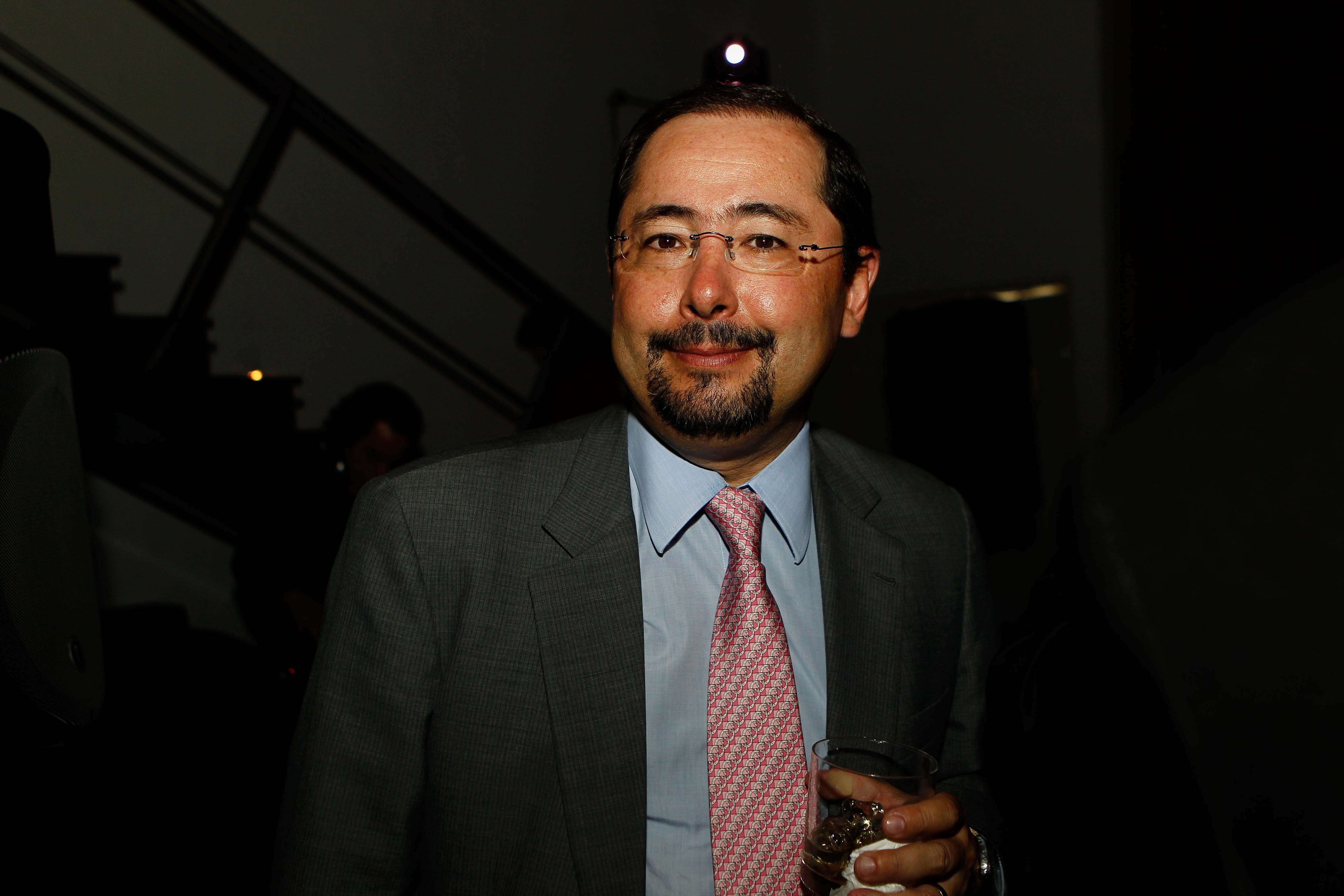 Celso Vilardi afirma que conversou com ex-presidente sobre críticas feitas antes de assumir defesa