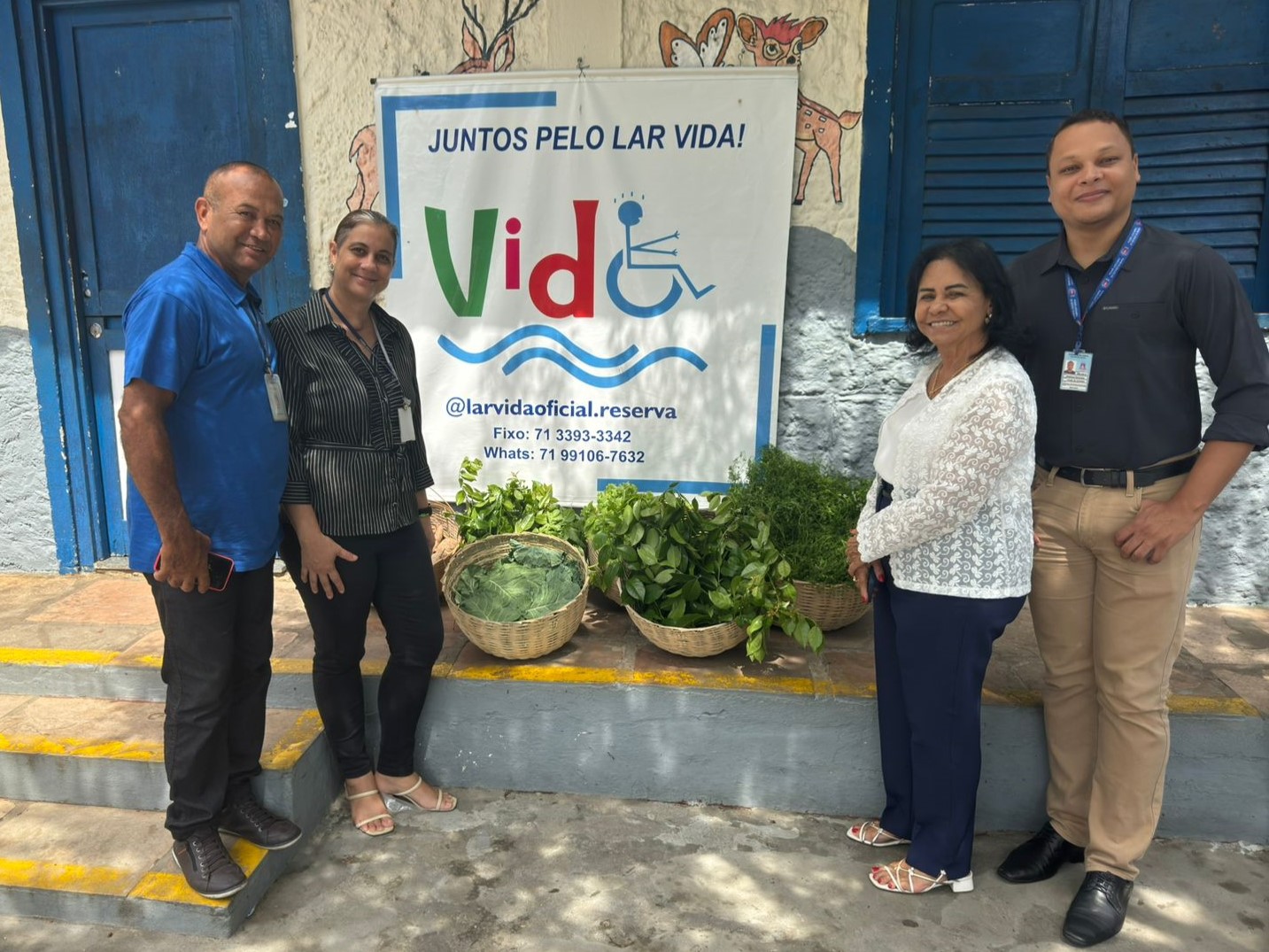 Os alimentos entregues incluíram aipim, ora-pro-nóbis, couve, alface e coentro