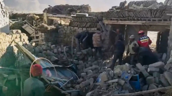 Terremoto deixa cerca de 100 mortos no Tibete Terremoto deixa cerca de 100 mortos no Tibete