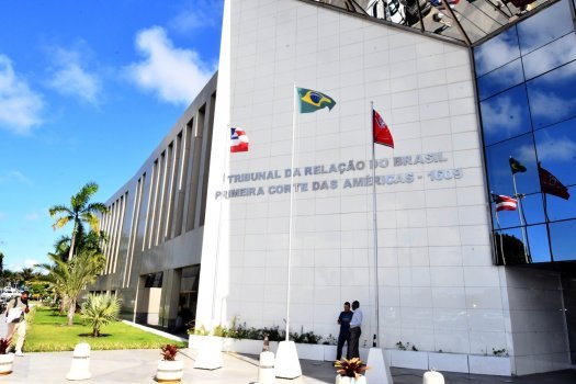 Cartilha Digital contém informações como procedimento para peticionamento, horários de funcionamento e sistemas e processos, entre outras informações Cartilha Digital contém informações como procedimento para peticionamento, horários de funcionamento e sistemas e processos, entre outras informações