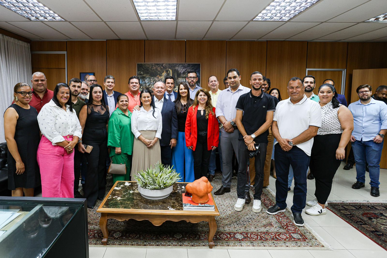 Prestigiaram a solenidade de posse os deputados Marquinhos Viana (PV), Marcelinho Veiga (UB) e Laerte do Vando (PSC) Prestigiaram a solenidade de posse os deputados Marquinhos Viana (PV), Marcelinho Veiga (UB) e Laerte do Vando (PSC)