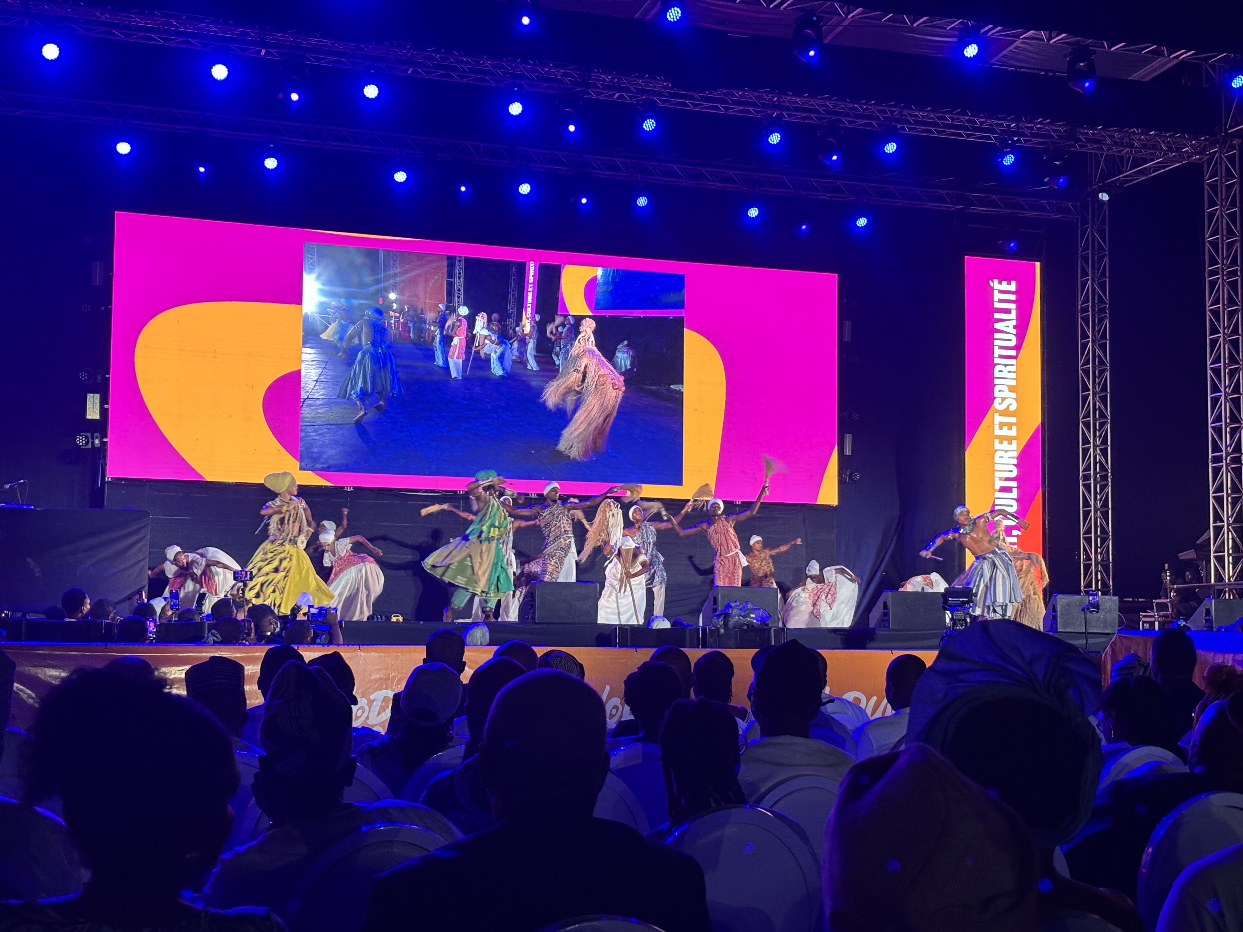 O evento reuniu milhares de pessoas, incluindo turistas de diversos países O evento reuniu milhares de pessoas, incluindo turistas de diversos países