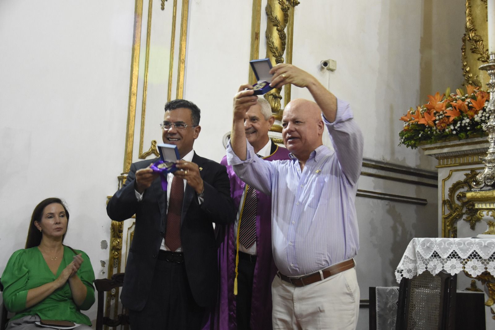 Conselheiro Federal da OAB e Comandante-Geral da PM são homenageados com Medalha Devocional do Senhor do Bonfim