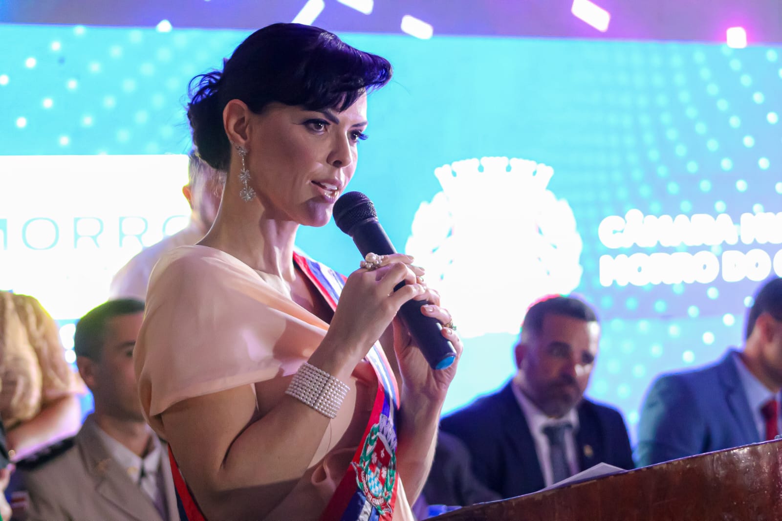 Prefeita reeleita de Morro do Chapéu, Juliana Araújo (PDT)