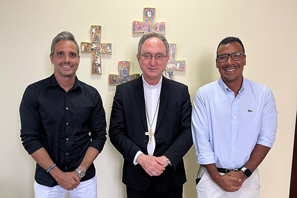 Vereador Alberto Braga se reuniu, nesta quinta-feira (23), com o cardeal Dom Sergio da Rocha, arcebispo de Salvador e primaz do Brasil Vereador Alberto Braga se reuniu, nesta quinta-feira (23), com o cardeal Dom Sergio da Rocha, arcebispo de Salvador e primaz do Brasil