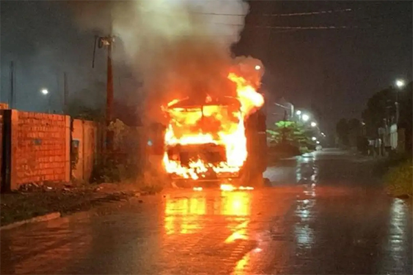 Ataques orquestrados a ônibus vêm alarmando a população de Porto Velho