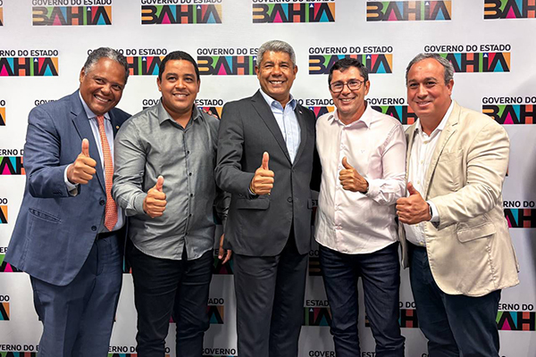 Governador Jerônimo Rodrigues (PT) recebe deputados, prefeito e o vice de Nazaré Governador Jerônimo Rodrigues (PT) recebe deputados, prefeito e o vice de Nazaré