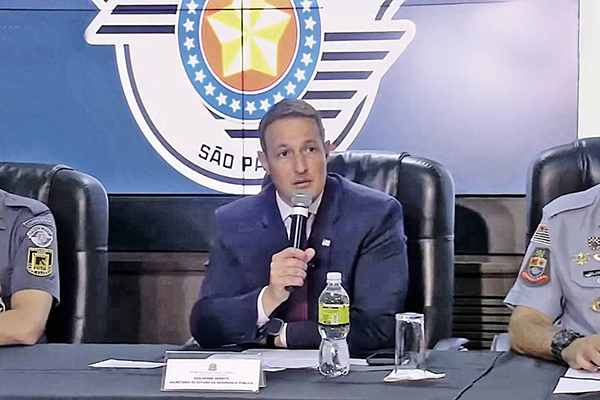 Guilherme Derrite, secretário de Segurança Pública, durante entrevista nesta quinta (16) -