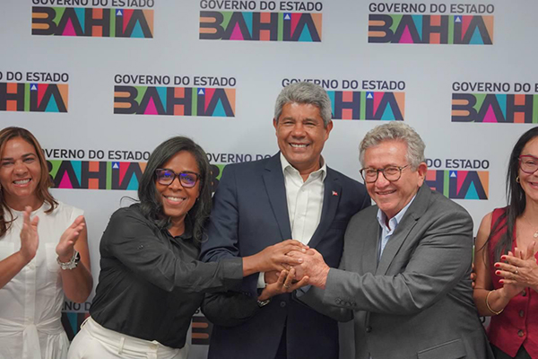 O prefeito de Camaçari, Luiz Caetano, e a vice pastora Déa se reuniram com o governador Jerônimo Rodrigues