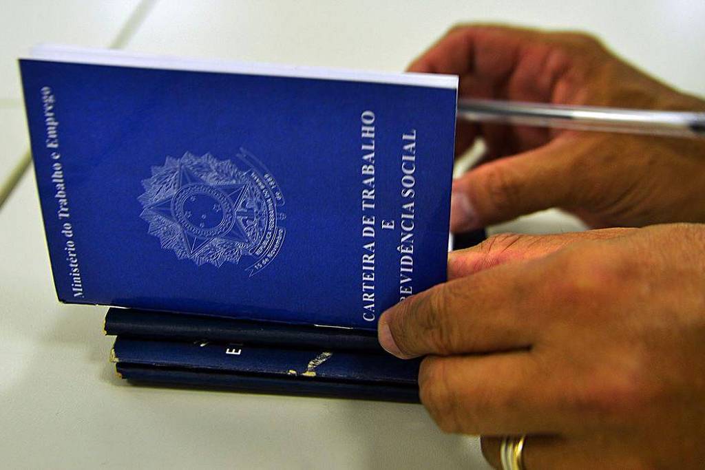Governo Lula avisa centrais sindicais que vai liberar FGTS de demitidos que usaram saque-aniversário Governo Lula avisa centrais sindicais que vai liberar FGTS de demitidos que usaram saque-aniversário