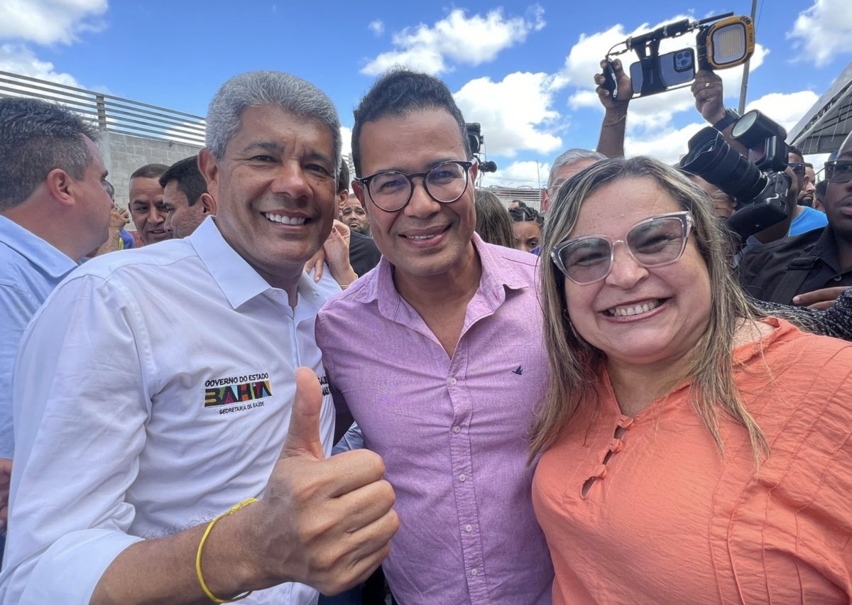 Silva Neto e Gilmara Magalhães, vice-prefeita de Araci