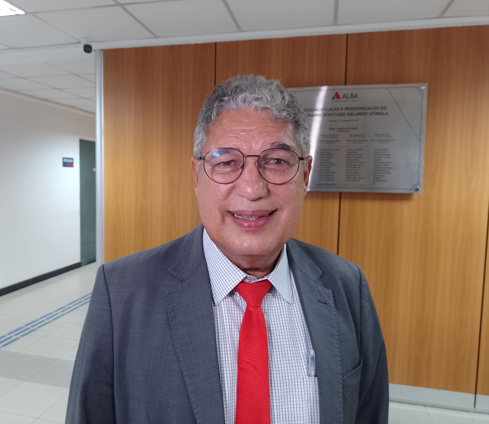 O líder do governo na Assembleia Legislativa da Bahia (AL-BA), Rosemberg Pinto (PT)