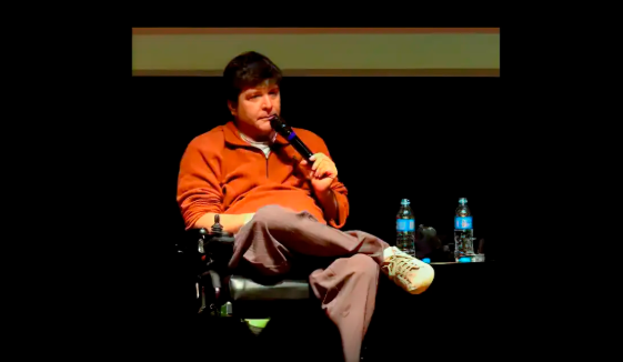 Escritor Marcelo Rubens Paiva é agredido em desfile de bloco em SP