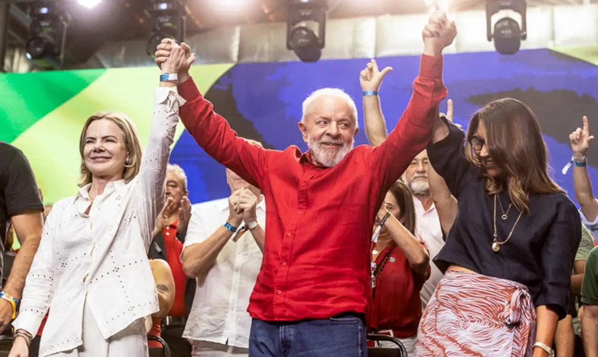 Em evento dos 45 anos do PT, Lula pede defesa da democracia Em evento dos 45 anos do PT, Lula pede defesa da democracia