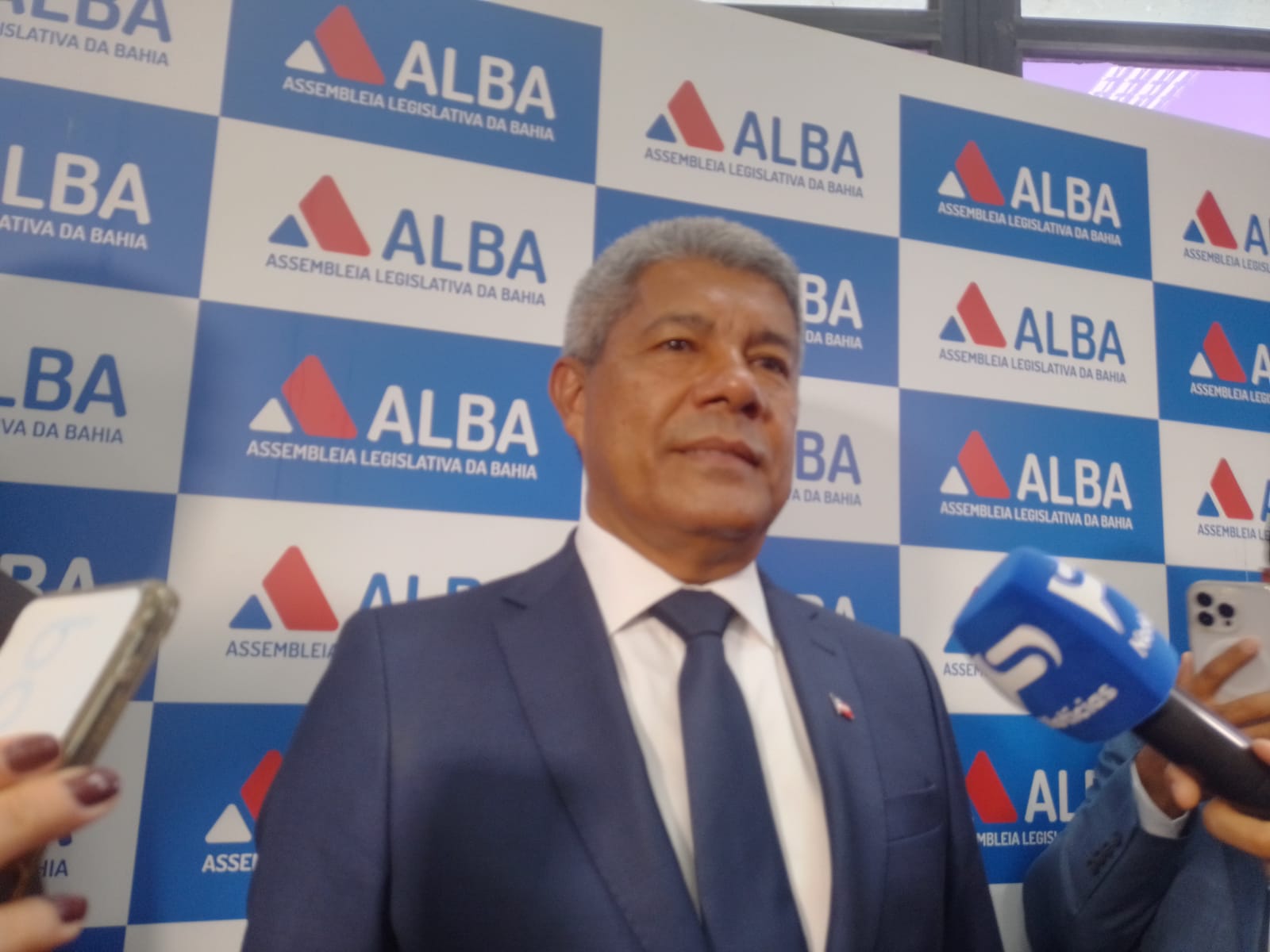 O governador Jerônimo Rodrigues