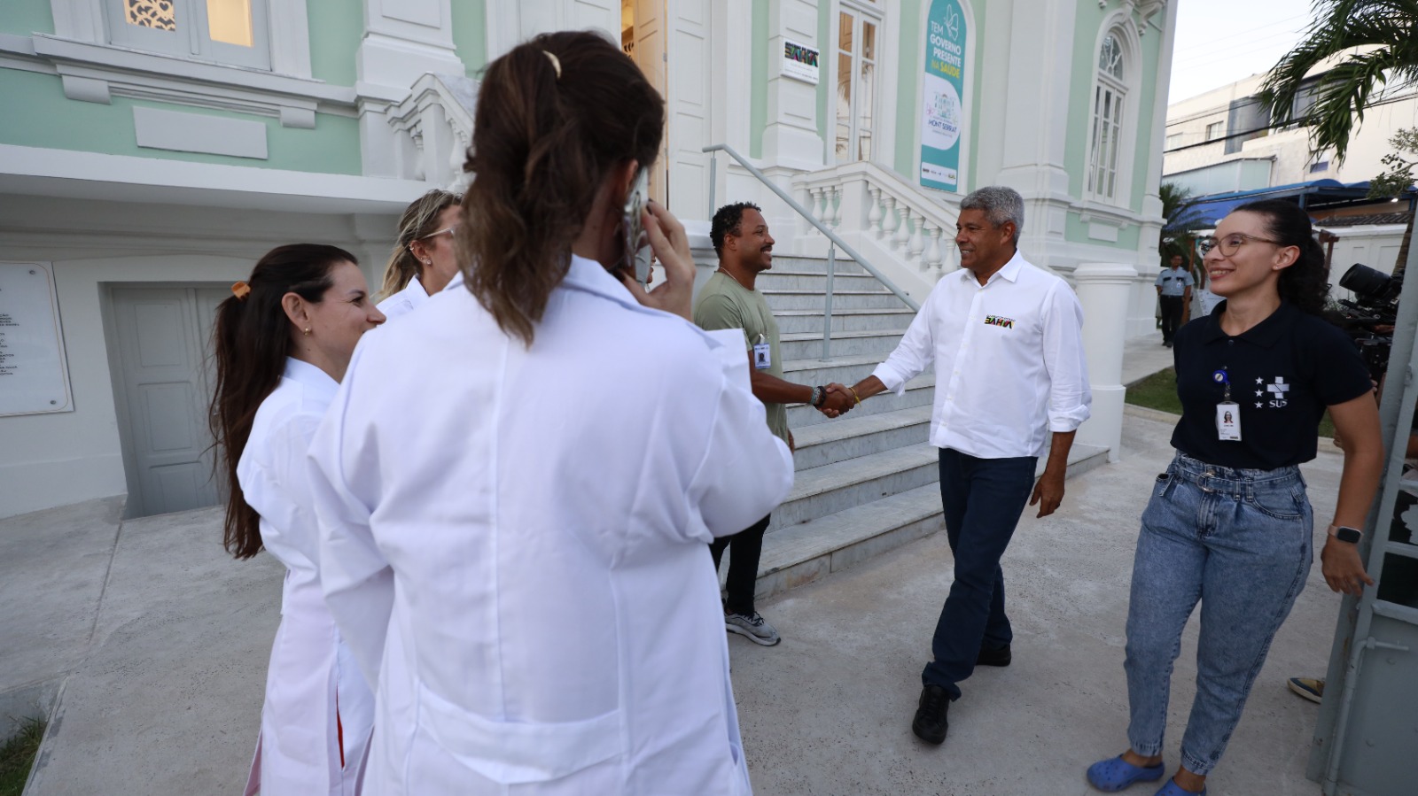 O Estado investiu, por meio da Secretaria de Saúde do Estado da Bahia (Sesab), R$ 66 milhões na requalificação completa da unidade